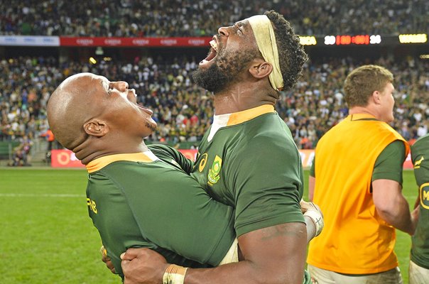Siya Kolisi and Bongi Mbonambi South Africa celebrate v Wales 2022