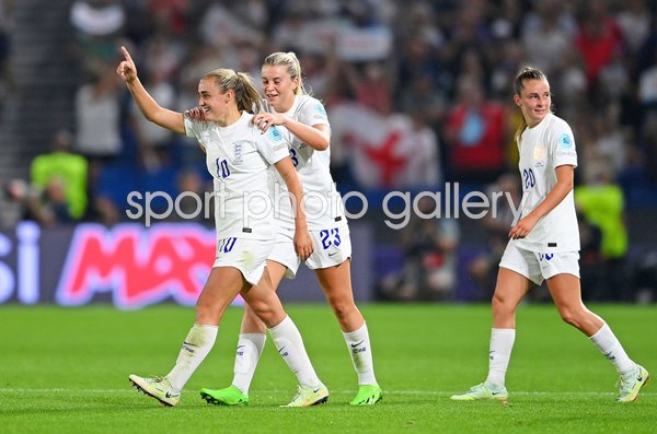 Georgia Stanway England celebrates winner v Spain Quarter Final EURO 2022