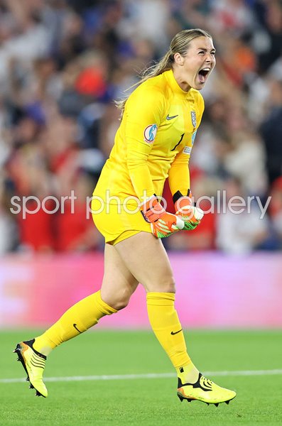 Mary Earps England celebrates v Spain Quarter Final Women's EURO 2022