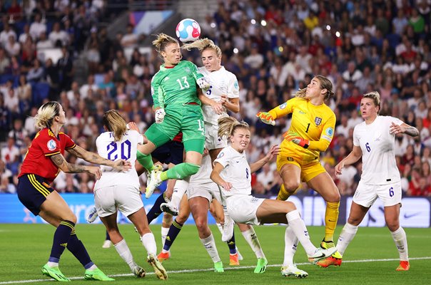 Sandra Panos Spain v Alex Greenwood England Quarter Final EURO 2022