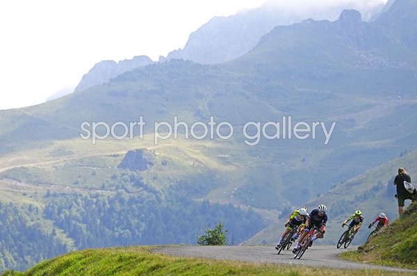 Riders descend Col de Val Louron Stage 17 Tour de France 2022  
