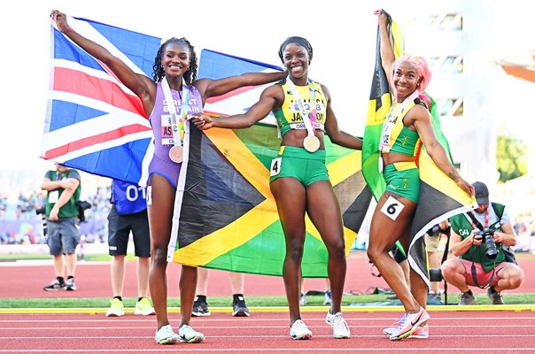 Dina Asher-Smith, Shericka Jackson & Shelly-Ann Fraser-Pryce 200m medalists Oregon 2022