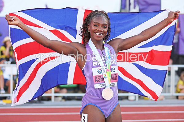 Dina Asher-Smith Great Britain celebrates Bronze 200m World Athletics 2022