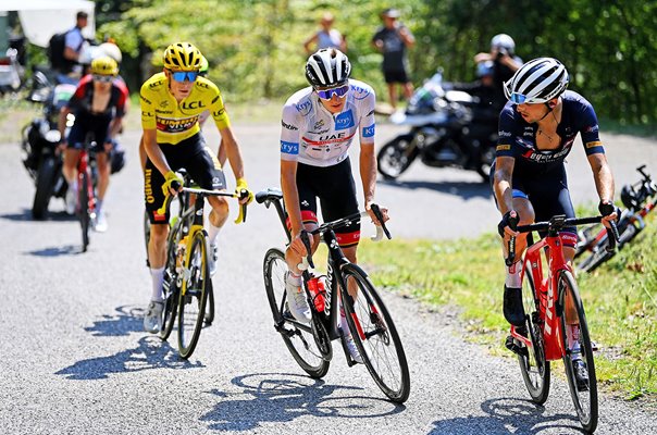 Tadej Pogacar tries to break v Jonas Vingegaard  Stage 18 Tour 2022 