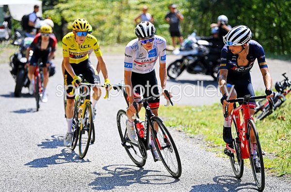 Tadej Pogacar tries to break v Jonas Vingegaard  Stage 18 Tour 2022