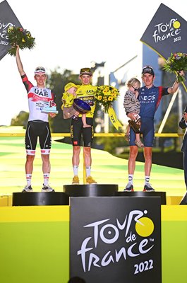 Tadej Pogacar, winner Jonas Vingegaard & Geraint Thomas Paris Podium 2022