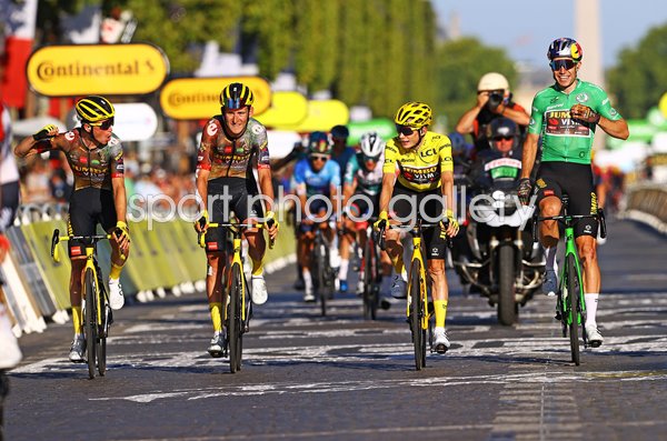Sepp Kuss, Tiesj Benoot, Jonas Vingegaard & Wout Van Aert Paris 2022