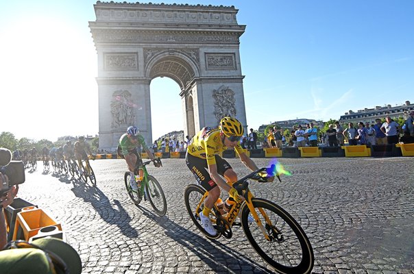 Wout Van Aert & Jonas Vingegaard Arc de Triomphe Stage 21 Tour 2022