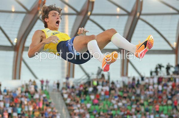Armand Duplantis Sweden celebrates World Record Pole Vault Final Oregon 2022
