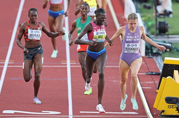 Athing Mu USA v Keely Hodgkinson Great Britain World 800m Final 2022