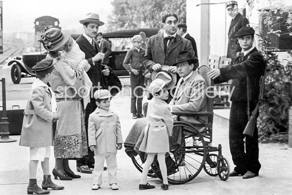 De Niro & Others In 'Godfater II'