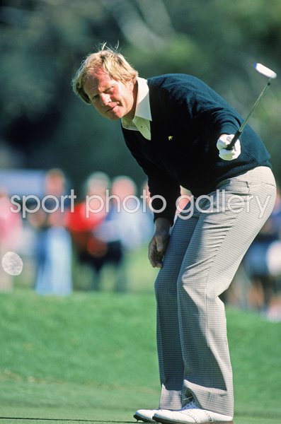 Jack Nicklaus USA Golf Legend putting 1984