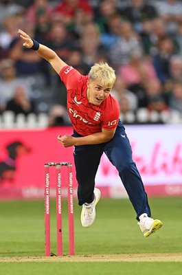 Sam Curran England bowls v South Africa T20 Bristol 2022