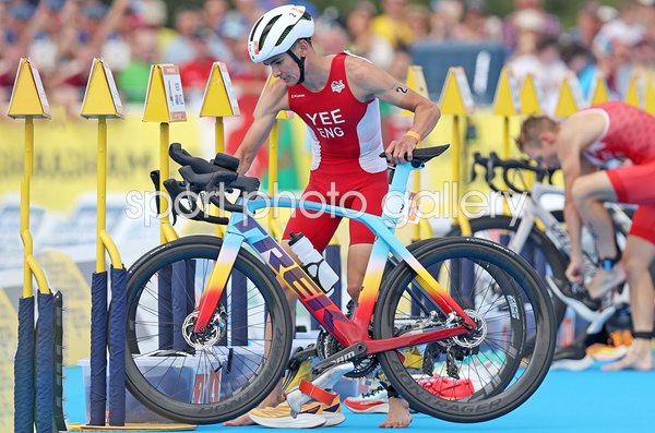 Alex Yee England Sprint Triathlon transition Commonwealth Games 2022