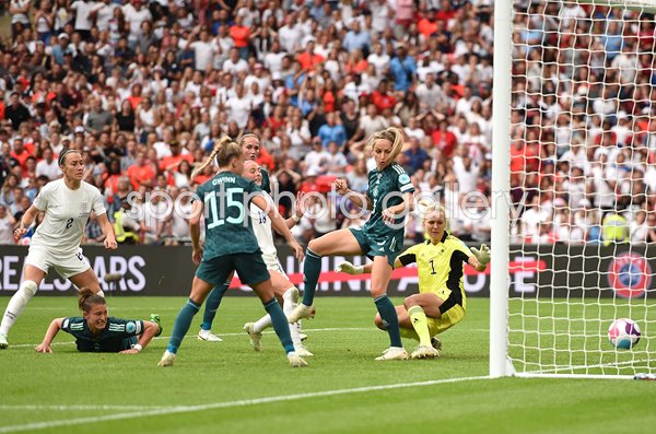 Chloe Kelly England scores winner v Germany Wembley Euro Final 2022
