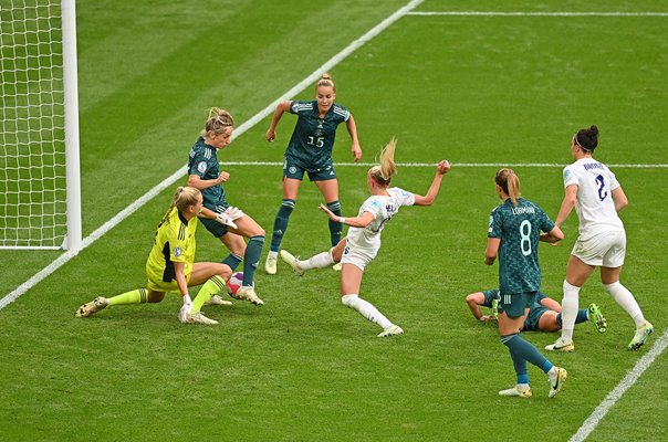 Chloe Kelly England scores winning goal v Germany Wembley Euro Final 2022