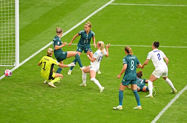 Chloe Kelly England scores winner v Germany Women's EURO Final 2022