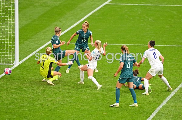 Chloe Kelly England scores winner v Germany Women's EURO Final 2022