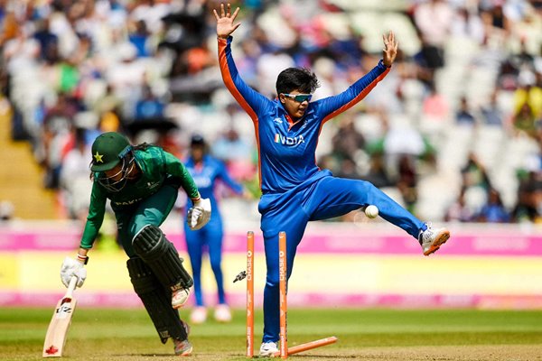 Shafali Verma India celebrates run out v Pakistan Commonwealth Cricket 2022