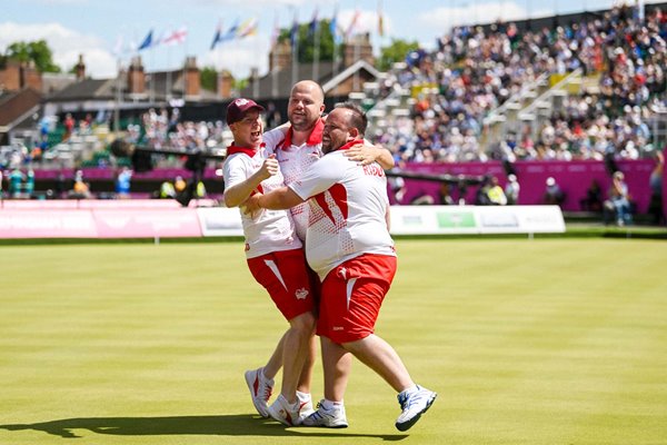 Louis Ridout, Jamie Chestney, Nick Brett England celebrate Commonwealth Bowls Gold 2022