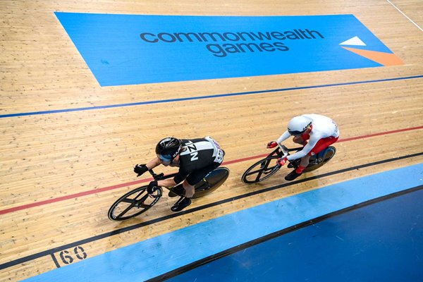  Aaron Gate New Zealand v Oliver Wood England 40km Points Race Final 2022