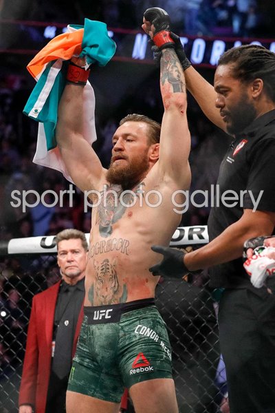 Conor McGregor Ireland beats Donald Cerrone Las Vegas 2020