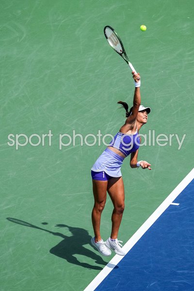 Emma Raducanu Great Britain serves Western & Southern Open Ohio 2022