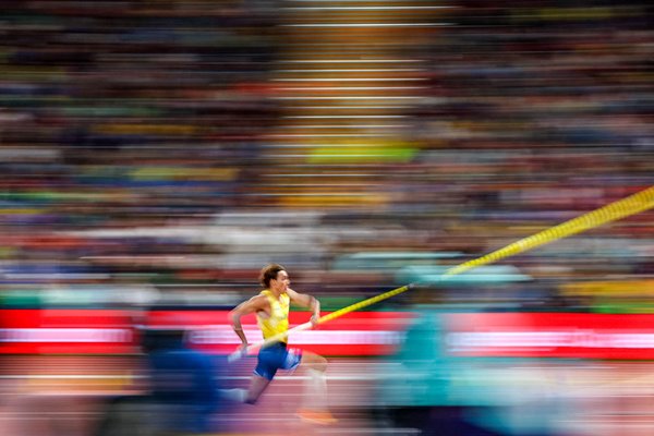 Armand Duplantis Sweden Pole Vault Blur Effect European Athletics 2022