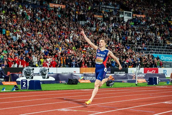 Karsten Warholm Norway celebrates 400m Hurdles Gold European Athletics 2022