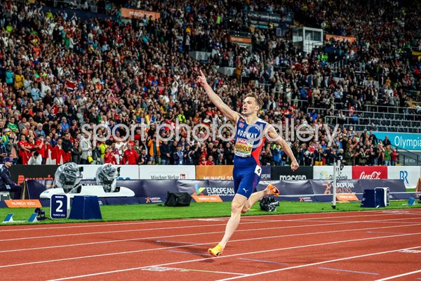Karsten Warholm Norway celebrates 400m Hurdles Gold European Athletics 2022