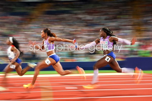Imani Lansiquot to Asha Philip Great Britain 4x100m Relay European Athletics 2022