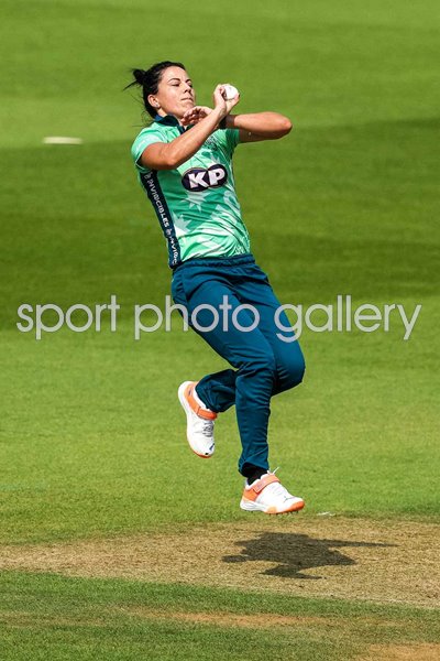 Marizanne Kapp Oval Invincibles bowls v Southern Brave The Hundred 2022