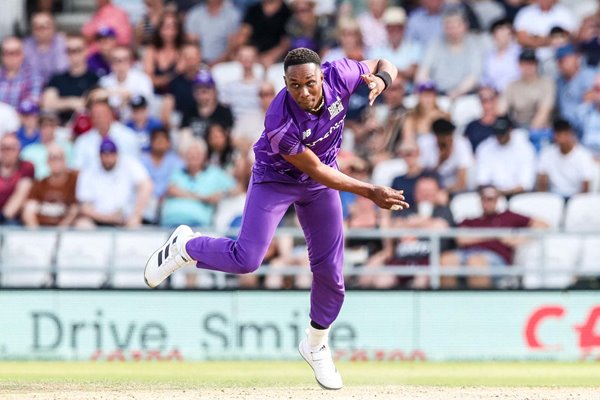 Dwayne Bravo Northern Superchargers bowls v London Spirit The Hundred 2022