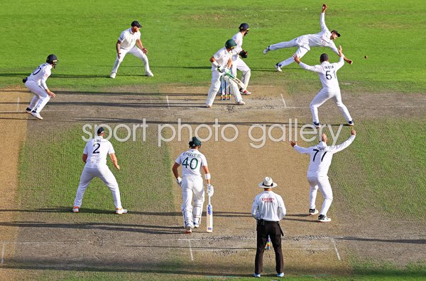 England fielders v Dean Elgar South Africa Old Trafford Test 2022