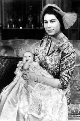 Princess Elizabeth with her baby daughter Princess Anne 1950