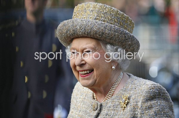 Queen Elizabeth II Flanders Field WW1 Memorial Garden 2014
