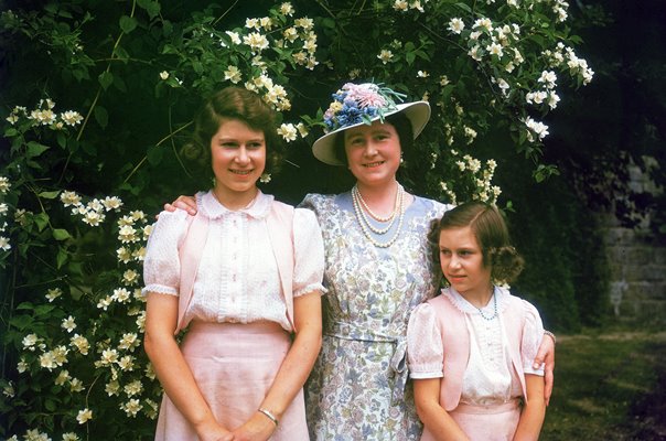 Queen Elizabeth with her daughters Princess Elizabeth & Princess Margaret 1941