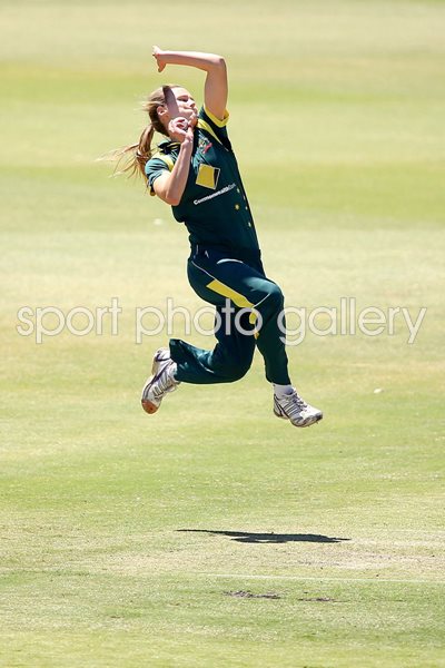 Ellyse Perry bowls Australia Southern Stars 2013