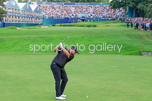 Shane Lowry Ireland 18th hole PGA Championship Wentworth 2022