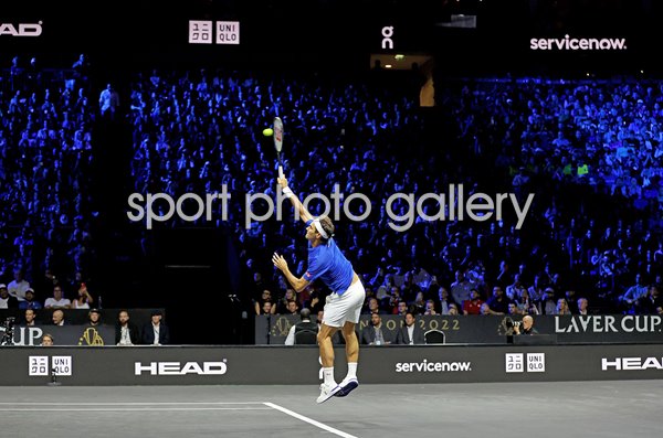 Roger Federer Team Europe serves Laver Cup London 2022