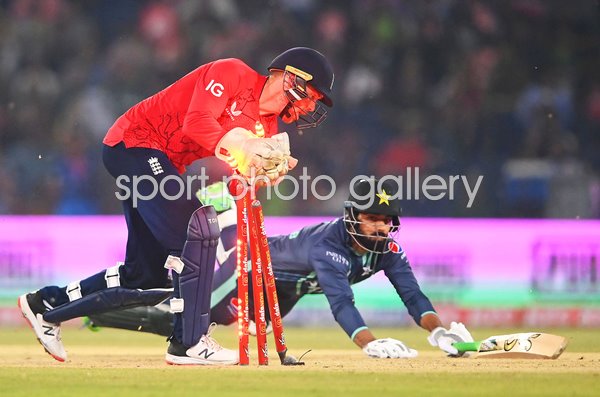Phil Salt England runs out Shadab Khan Pakistan 5th IT20 Lahore 2022