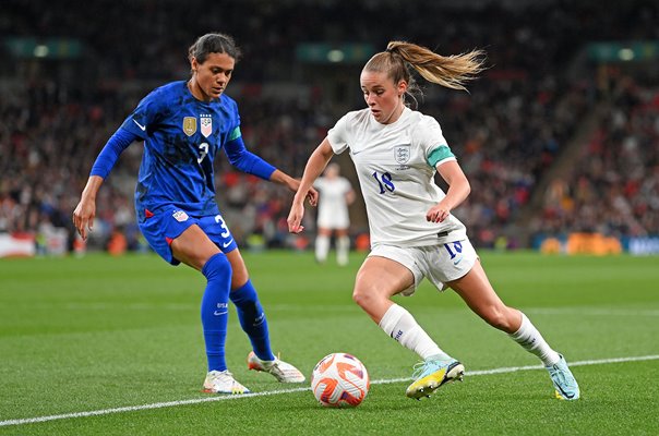 Ella Toone England v Alana Cook USA Wembley London 2022