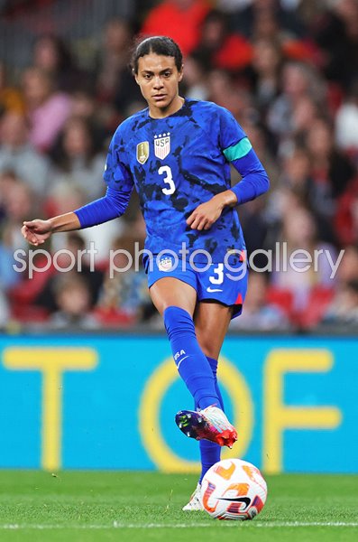 Alana Cook USA v England International Friendly Wembley 2022