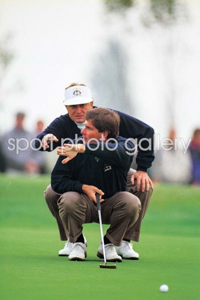 Fred Couples & Raymond Floyd line up a putt Ryder Cup The Belfry 1993
