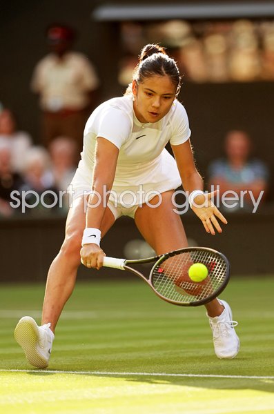 Emma Raducanu Great Britain low backhand Wimbledon 2022