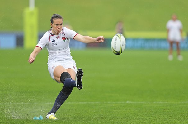 Emily Scarratt England kicks v Australia Quarter Final Rugby World Cup 2021