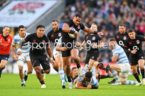 Joe Cokanasiga England power v Argentina Autumn International Twickenham 2022
