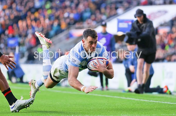 Emiliano Boffelli Argentina scores v England Autumn International Twickenham 2022