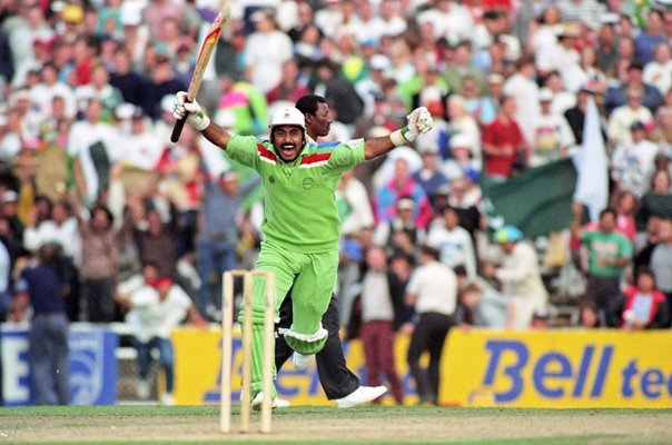 Javed Miandad Pakistan celebrates Semi Final win World Cup 1992
