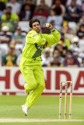 Wasim Akram Pakistan bowls v South Africa Trent Bridge World Cup 1999